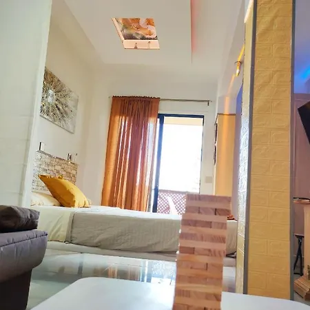 Golden Paradise, Excelentes Vistas, Piscina Climatizada, Fast Wifi, Albatros Park 公寓 *